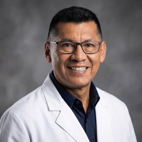 Dr. Eddy Gualotuña A. — Especialista en ATM y Ortodoncia